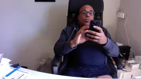 Snapshot of little_buddha chatting on 04.05.26 Pure Black Power online show from 04.05.26