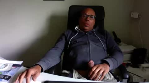 Snapshot of little_buddha chatting on 05.18.26 Pure Black Power online show from 05.18.26