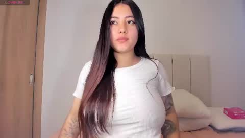 Snapshot of little_caro13 chatting on 07.10.26 Independent model carolina online show from 07.10.26