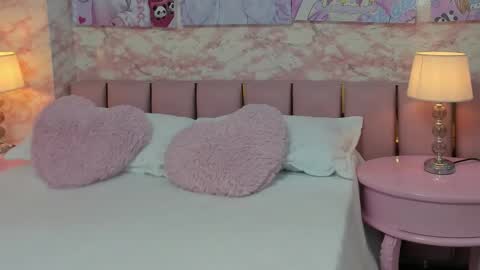 Snapshot of little_doll_4u chatting on 10.10.25 ANNI online show from 10.10.25