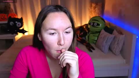 Alexandra online show from 10.17.25