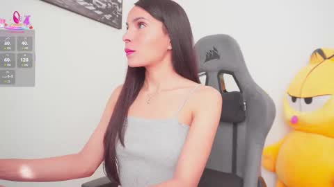 Snapshot of little_eli chatting on 09.25.25 Help me reach 100 likes online show from 09.25.25