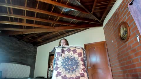 Izzi online show from 12.18.25