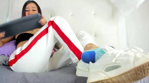 Snapshot of little_jenni chatting on 10.25.25 online show from 10.25.25