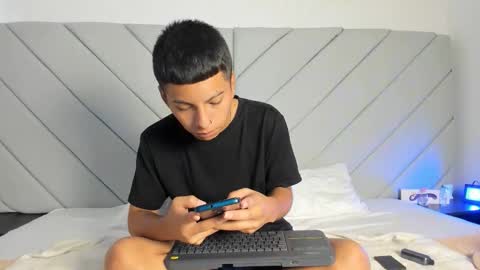 little_kris1 online show from 10.25.25