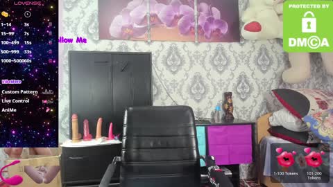 Snapshot of little_letti chatting on 12.15.24 Letti online show from 12.15.24