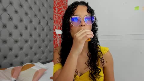 Snapshot of little_lilith_apple chatting on 12.21.24 little_lilith_apple online show from 12.21.24