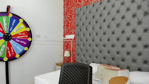 Snapshot of little_lilith_apple chatting on 01.14.25 little_lilith_apple online show from 01.14.25