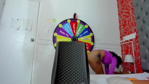 Snapshot of little_lilith_apple chatting on 02.06.25 little_lilith_apple online show from 02.06.25