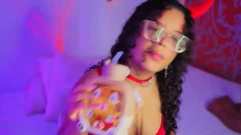 Snapshot of little_lilith_apple chatting on 10.22.25 little_lilith_apple online show from 10.22.25