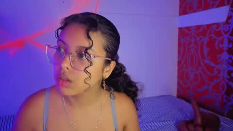 Snapshot of little_lilith_apple chatting on 11.02.25 little_lilith_apple online show from 11.02.25