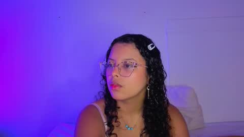 Snapshot of little_lilith_apple chatting on 11.06.25 little_lilith_apple online show from 11.06.25