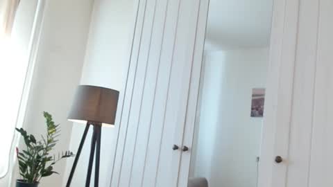 Nicole online show from 09.14.25