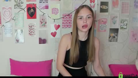 Snapshot of little_radiant_sun chatting on 10.25.25 Kriss online show from 10.25.25