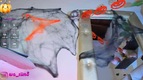 Snapshot of little_red_18 chatting on 10.30.25 Eva online show from 10.30.25