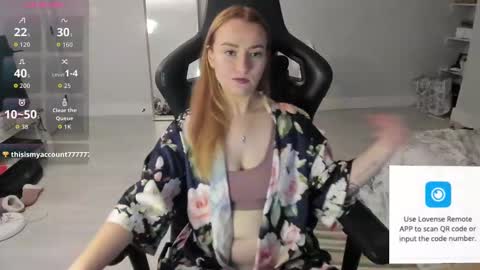 Snapshot of little_redxx chatting on 11.03.25 little redxx online show from 11.03.25