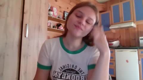 Snapshot of little_shygirl_ chatting on 09.14.25 little_shygirl_ online show from 09.14.25