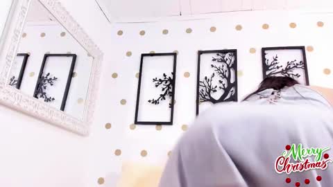 Ari online show from 12.23.24