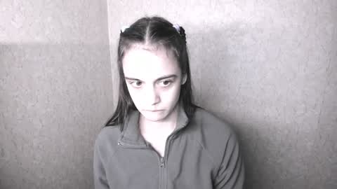 Snapshot of littleashleyy chatting on 12.28.24 littleashleyy online show from 12.28.24