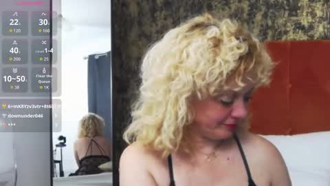 Snapshot of littlecurlygirll chatting on 12.13.25 LittleCurlyGirll online show from 12.13.25