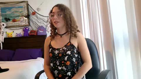 Snapshot of littledeathtrap chatting on 10.13.25 littledeathtrap online show from 10.13.25