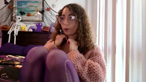 Snapshot of littledeathtrap chatting on 10.19.25 littledeathtrap online show from 10.19.25