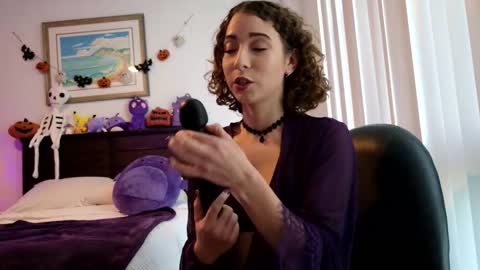 Snapshot of littledeathtrap chatting on 11.05.25 littledeathtrap online show from 11.05.25