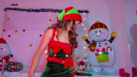 littlee_emma_ online show from 12.22.24