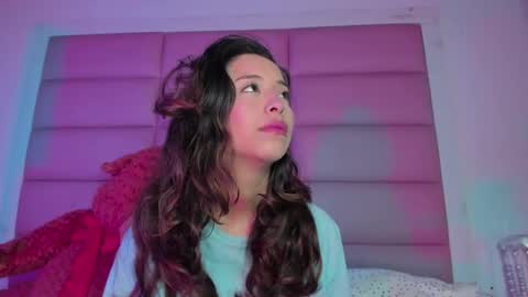 littlee_emma_ online show from 12.22.25