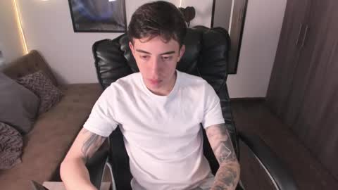 Snapshot of littleferxxo chatting on 02.04.25 Ferxxo online show from 02.04.25