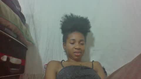 Snapshot of littlehotpanda chatting on 10.01.25 edra online show from 10.01.25