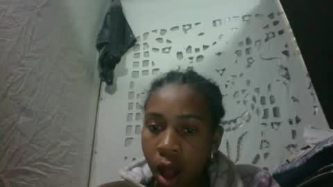 Snapshot of littlehotpanda chatting on 10.05.25 edra online show from 10.05.25