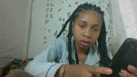 Snapshot of littlehotpanda chatting on 10.09.25 edra online show from 10.09.25