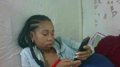 Snapshot of littlehotpanda chatting on 10.10.25 edra online show from 10.10.25