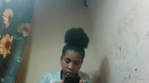 Snapshot of littlehotpanda chatting on 10.19.25 edra online show from 10.19.25