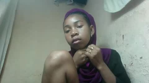 Snapshot of littlehotpanda chatting on 10.23.25 edra online show from 10.23.25