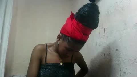 Snapshot of littlehotpanda chatting on 10.24.25 edra online show from 10.24.25