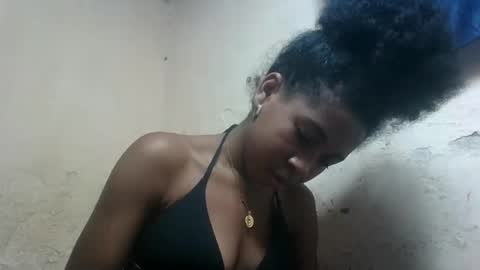 Snapshot of littlehotpanda chatting on 10.25.25 edra online show from 10.25.25