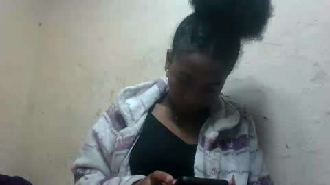 Snapshot of littlehotpanda chatting on 10.26.25 edra online show from 10.26.25