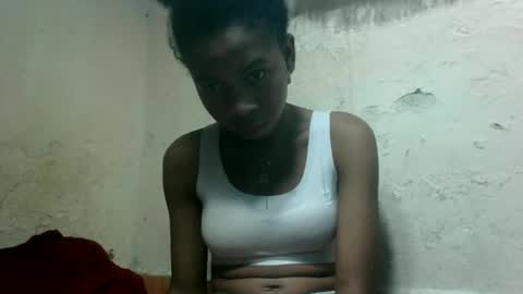 Snapshot of littlehotpanda chatting on 11.02.25 edra online show from 11.02.25