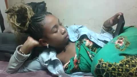 Snapshot of littlehotpanda chatting on 11.05.25 edra online show from 11.05.25