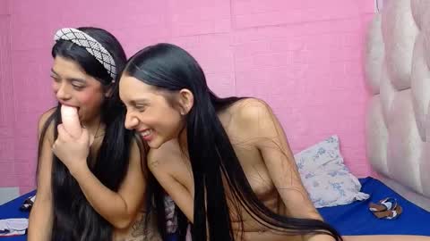 Snapshot of littlejennifer18 chatting on 09.28.25 Tip us ask our names online show from 09.28.25