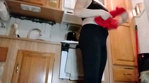 littleleo96 online show from 10.12.25