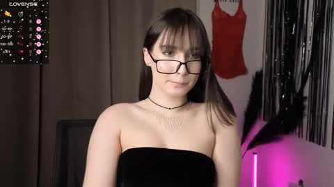 Snapshot of littlem0lly chatting on 02.11.26 Violetta online show from 02.11.26