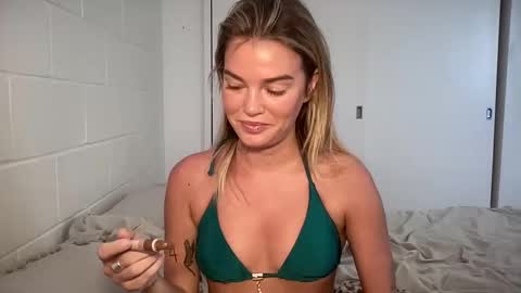 Snapshot of littlemaryjane19 chatting on 03.06.25 Marciabrady online show from 03.06.25