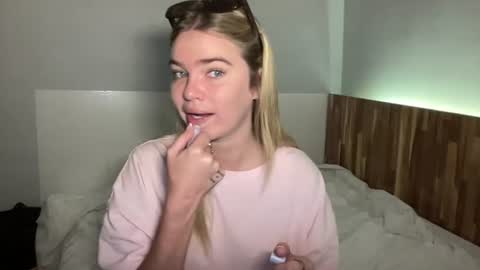 Snapshot of littlemaryjane19 chatting on 06.15.26 Marciabrady online show from 06.15.26
