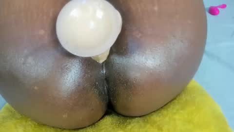 Snapshot of littlemissdirty1 chatting on 10.01.25 senga online show from 10.01.25