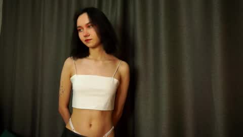 Molly online show from 10.06.25