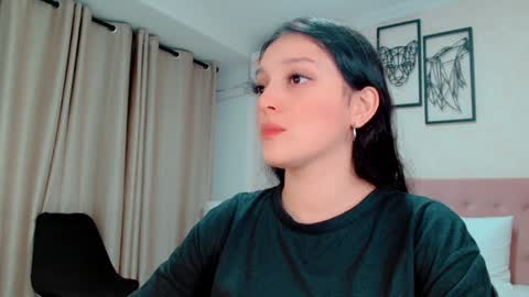 Sarahs Room online show from 12.22.24