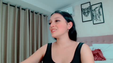 Sarahs Room online show from 12.31.24